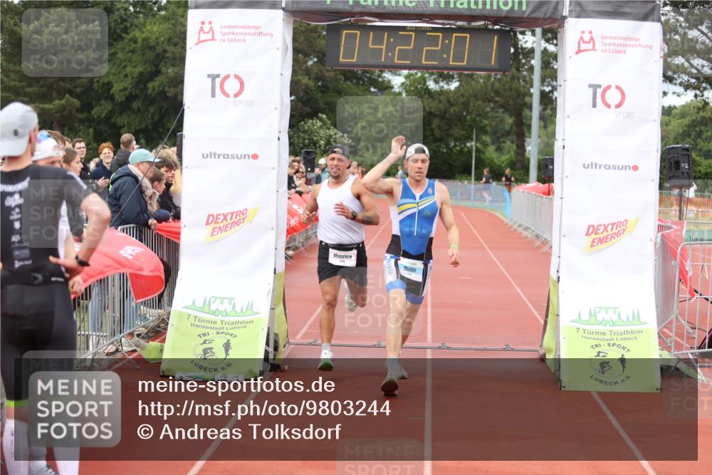 14.06.2026 - 7 Türme Triathlon Andreas Tolksdorf http://msf.ph/oto/9803244 14.06.2026 15:21:59 Ziel 890, 1102 meine-sportfotos.de