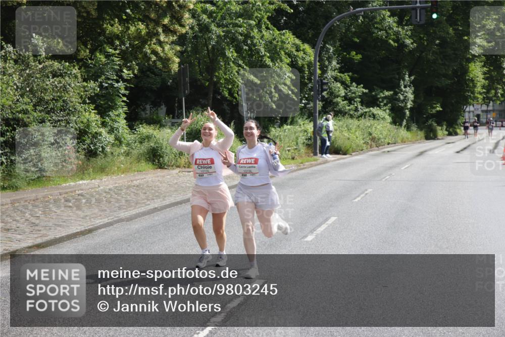 14.06.2026 - REWE Women's Run Jannik Wohlers http://msf.ph/oto/9803245 14.06.2026 10:18:59 Laufen 10135, 10136 meine-sportfotos.de