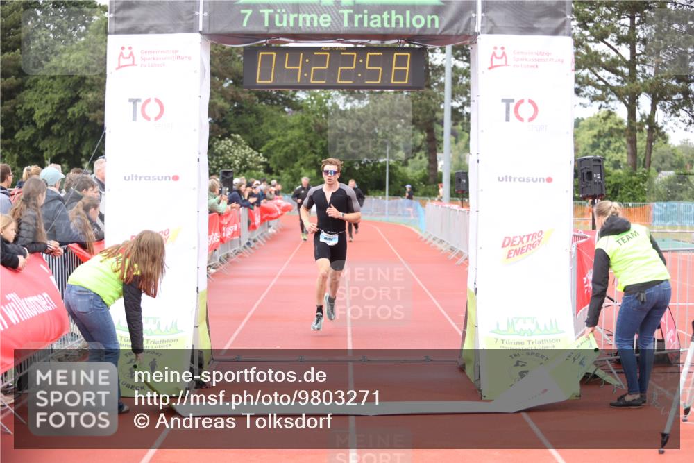 14.06.2026 - 7 Türme Triathlon Andreas Tolksdorf http://msf.ph/oto/9803271 14.06.2026 15:22:58 Ziel 1020, 1198 meine-sportfotos.de