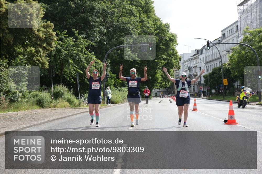 14.06.2026 - REWE Women's Run Jannik Wohlers http://msf.ph/oto/9803309 14.06.2026 10:19:33 Laufen 11232, 11230 meine-sportfotos.de
