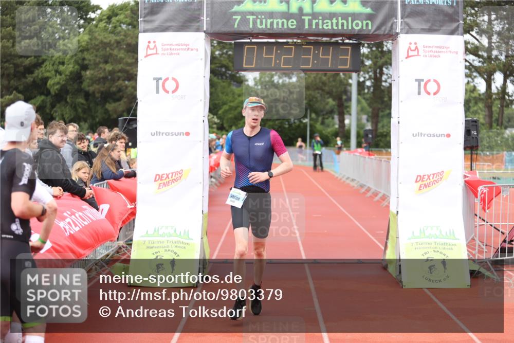 14.06.2026 - 7 Türme Triathlon Andreas Tolksdorf http://msf.ph/oto/9803379 14.06.2026 15:23:42 Ziel 1045 meine-sportfotos.de