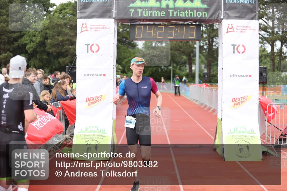 14.06.2026 - 7 Türme Triathlon Andreas Tolksdorf http://msf.ph/oto/9803382 14.06.2026 15:23:42 Ziel 1045 meine-sportfotos.de