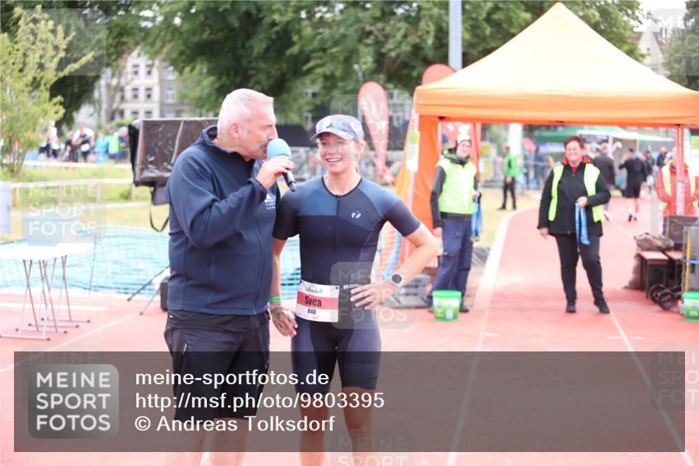 14.06.2026 - 7 Türme Triathlon Andreas Tolksdorf http://msf.ph/oto/9803395 14.06.2026 15:24:02 Ziel 881 meine-sportfotos.de