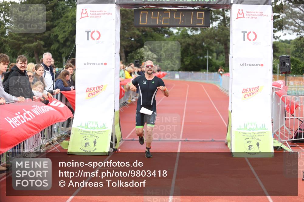 14.06.2026 - 7 Türme Triathlon Andreas Tolksdorf http://msf.ph/oto/9803418 14.06.2026 15:24:17 Ziel 1073 meine-sportfotos.de