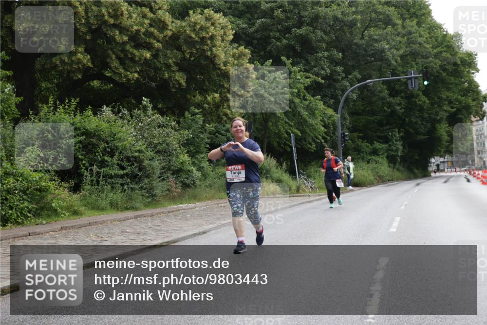 14.06.2026 - REWE Women's Run Jannik Wohlers http://msf.ph/oto/9803443 14.06.2026 10:20:42 Laufen 11190 meine-sportfotos.de