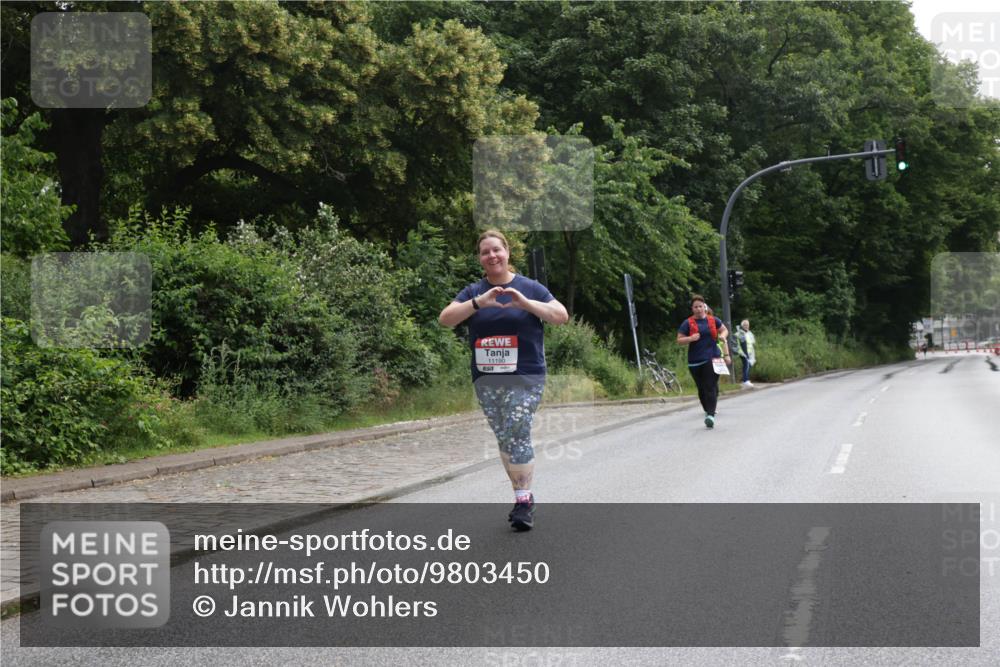 14.06.2026 - REWE Women's Run Jannik Wohlers http://msf.ph/oto/9803450 14.06.2026 10:20:43 Laufen 11190 meine-sportfotos.de