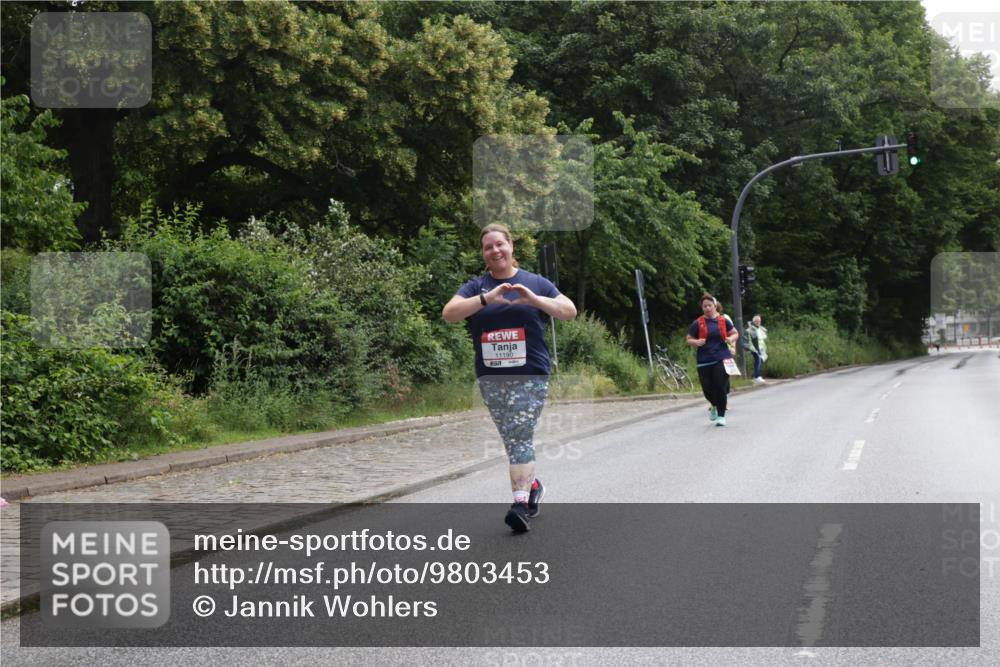 14.06.2026 - REWE Women's Run Jannik Wohlers http://msf.ph/oto/9803453 14.06.2026 10:20:43 Laufen 11190 meine-sportfotos.de