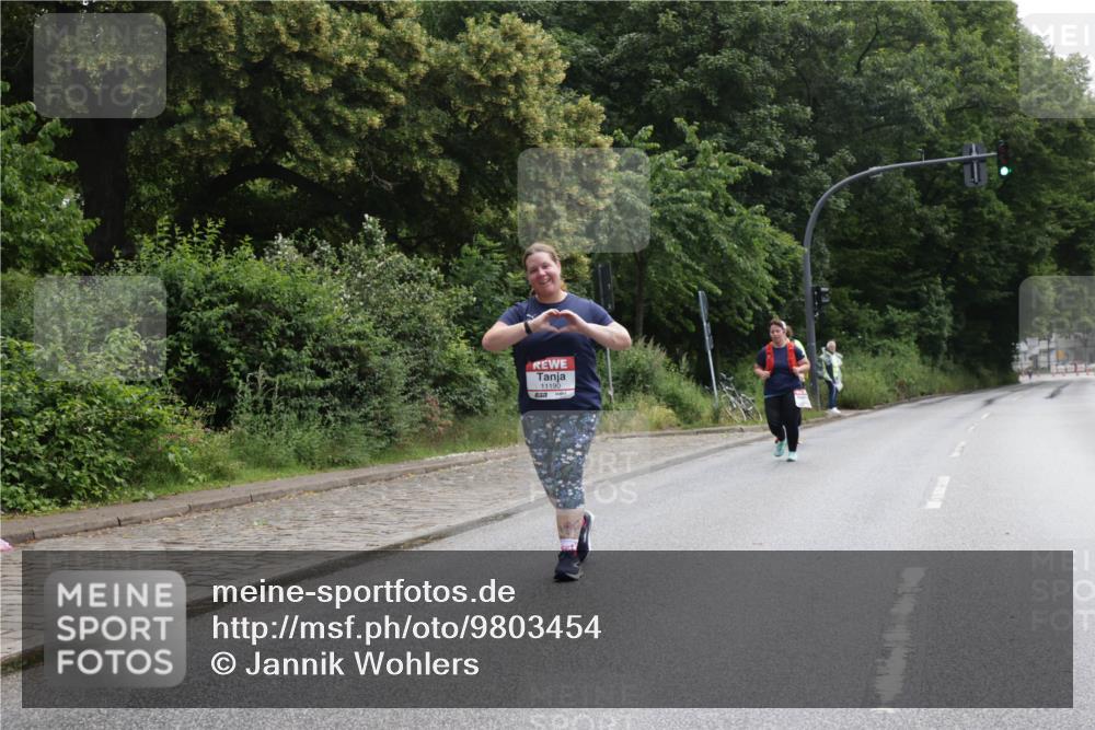 14.06.2026 - REWE Women's Run Jannik Wohlers http://msf.ph/oto/9803454 14.06.2026 10:20:43 Laufen 11190 meine-sportfotos.de