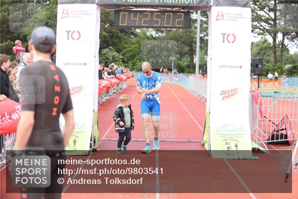 14.06.2026 - 7 Türme Triathlon Andreas Tolksdorf http://msf.ph/oto/9803541 14.06.2026 15:25:00 Ziel 981, 1026 meine-sportfotos.de