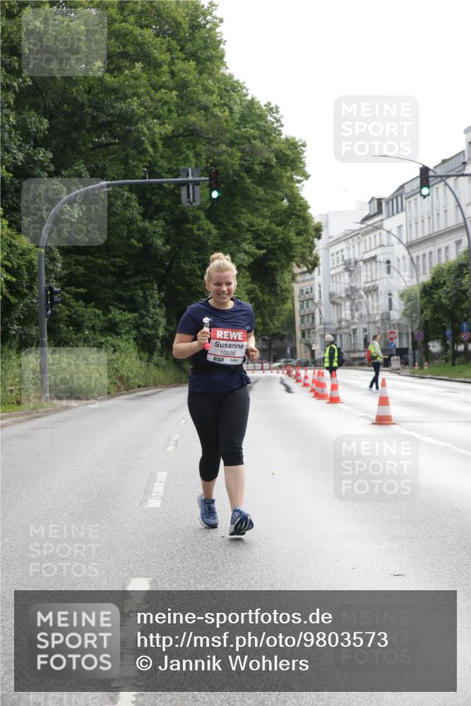 14.06.2026 - REWE Women's Run Jannik Wohlers http://msf.ph/oto/9803573 14.06.2026 10:23:04 Laufen 10228, 7 meine-sportfotos.de