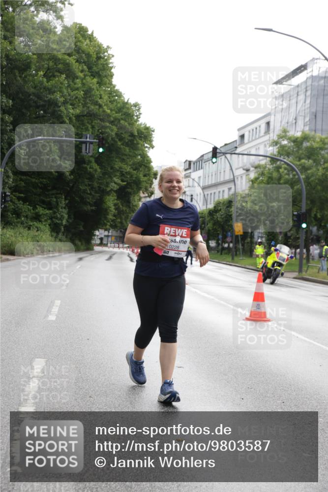 14.06.2026 - REWE Women's Run Jannik Wohlers http://msf.ph/oto/9803587 14.06.2026 10:23:06 Laufen 57, 0228 meine-sportfotos.de