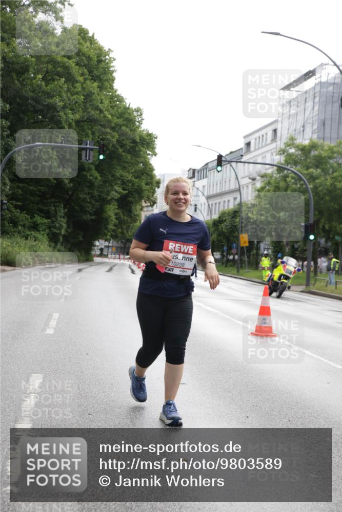 14.06.2026 - REWE Women's Run Jannik Wohlers http://msf.ph/oto/9803589 14.06.2026 10:23:06 Laufen 4, 10228, 7 meine-sportfotos.de