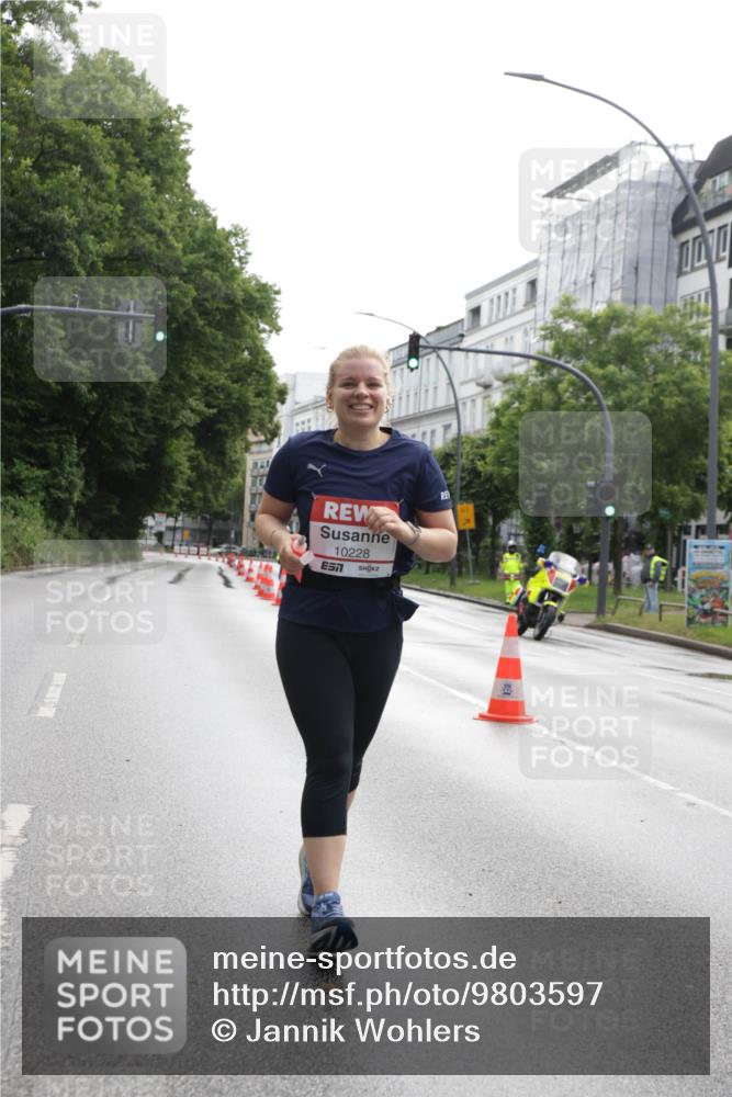 14.06.2026 - REWE Women's Run Jannik Wohlers http://msf.ph/oto/9803597 14.06.2026 10:23:06 Laufen 10228, 7 meine-sportfotos.de