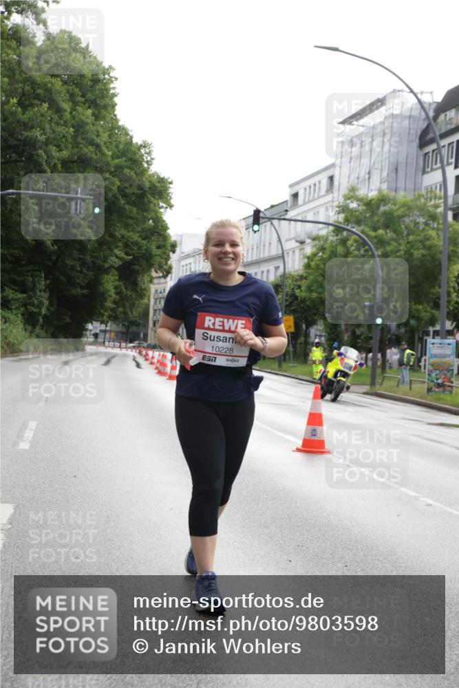 14.06.2026 - REWE Women's Run Jannik Wohlers http://msf.ph/oto/9803598 14.06.2026 10:23:06 Laufen 10228, 7 meine-sportfotos.de