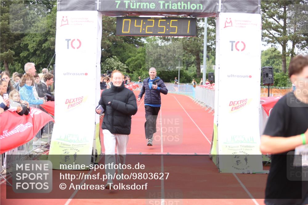 14.06.2026 - 7 Türme Triathlon Andreas Tolksdorf http://msf.ph/oto/9803627 14.06.2026 15:25:50 Ziel 964, 1192 meine-sportfotos.de
