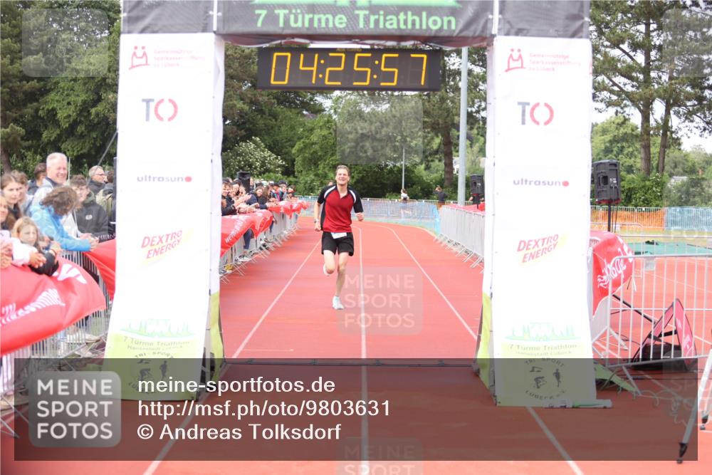 14.06.2026 - 7 Türme Triathlon Andreas Tolksdorf http://msf.ph/oto/9803631 14.06.2026 15:25:56 Ziel 964, 1192 meine-sportfotos.de