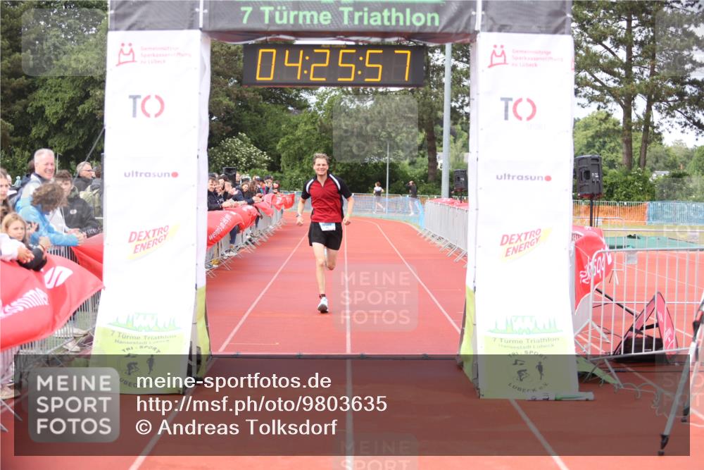 14.06.2026 - 7 Türme Triathlon Andreas Tolksdorf http://msf.ph/oto/9803635 14.06.2026 15:25:56 Ziel 964, 1192 meine-sportfotos.de