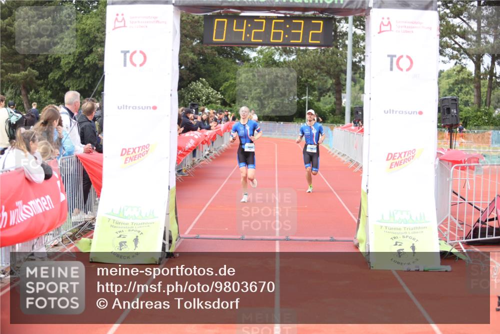 14.06.2026 - 7 Türme Triathlon Andreas Tolksdorf http://msf.ph/oto/9803670 14.06.2026 15:26:31 Ziel 1001, 1030 meine-sportfotos.de
