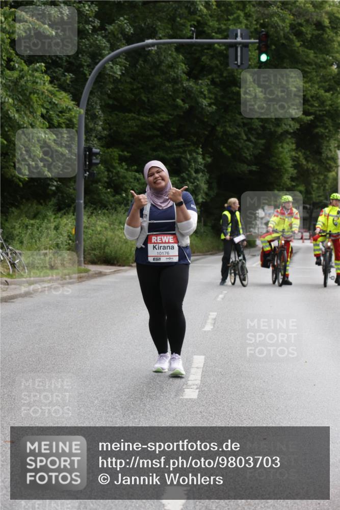 14.06.2026 - REWE Women's Run Jannik Wohlers http://msf.ph/oto/9803703 14.06.2026 10:28:19 Laufen 10176 meine-sportfotos.de