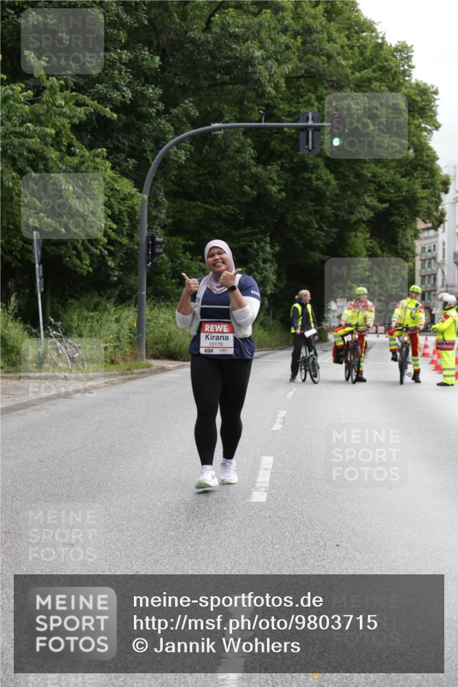 14.06.2026 - REWE Women's Run Jannik Wohlers http://msf.ph/oto/9803715 14.06.2026 10:28:19 Laufen 10176 meine-sportfotos.de