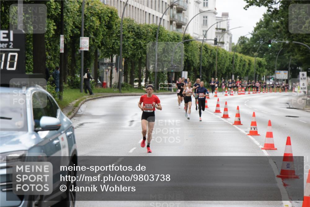 14.06.2026 - REWE Women's Run Jannik Wohlers http://msf.ph/oto/9803738 14.06.2026 10:36:29 Laufen 2, 10, 9, 4 meine-sportfotos.de
