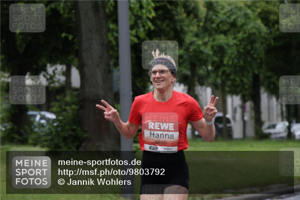 14.06.2026 - REWE Women's Run Jannik Wohlers http://msf.ph/oto/9803792 14.06.2026 10:36:35 Laufen 5910, 7 meine-sportfotos.de