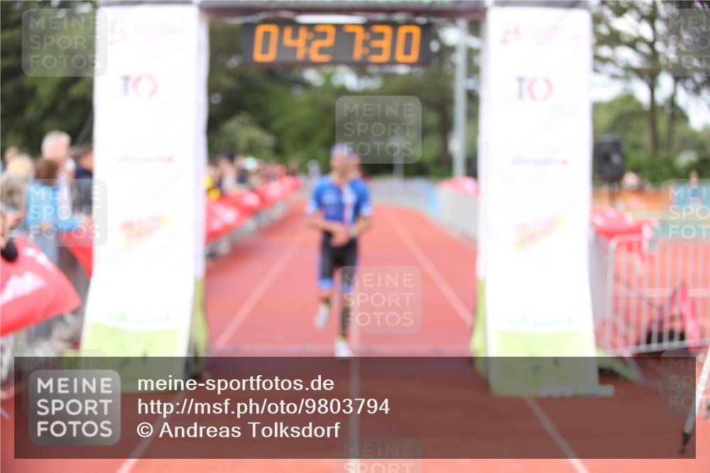 14.06.2026 - 7 Türme Triathlon Andreas Tolksdorf http://msf.ph/oto/9803794 14.06.2026 15:27:29 Ziel 851, 994 meine-sportfotos.de