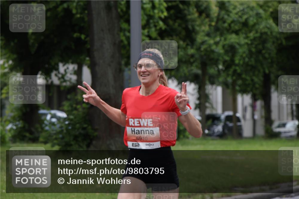 14.06.2026 - REWE Women's Run Jannik Wohlers http://msf.ph/oto/9803795 14.06.2026 10:36:36 Laufen 5910, 7 meine-sportfotos.de
