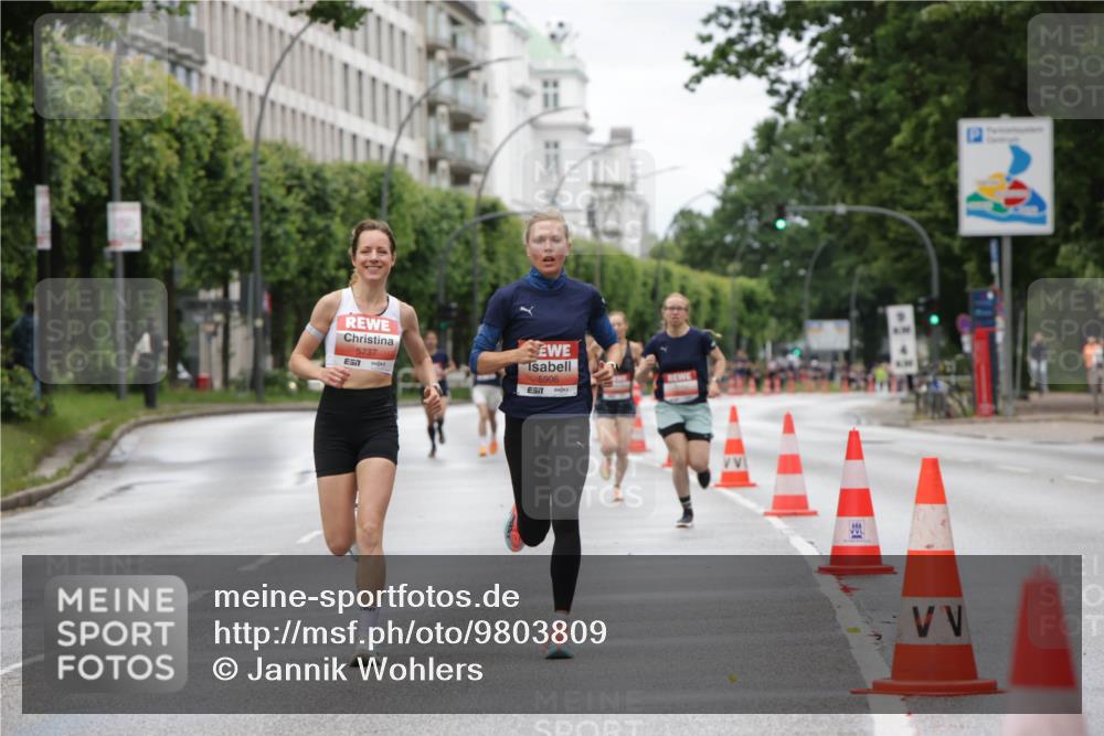 14.06.2026 - REWE Women's Run Jannik Wohlers http://msf.ph/oto/9803809 14.06.2026 10:36:40 Laufen 5737, 57, 5906, 57 meine-sportfotos.de