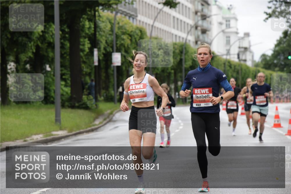 14.06.2026 - REWE Women's Run Jannik Wohlers http://msf.ph/oto/9803821 14.06.2026 10:36:41 Laufen 5737, 517, 5906 meine-sportfotos.de