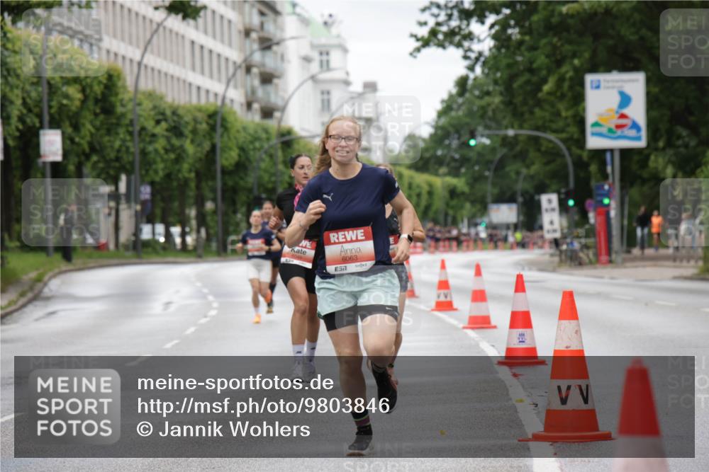 14.06.2026 - REWE Women's Run Jannik Wohlers http://msf.ph/oto/9803846 14.06.2026 10:36:45 Laufen 6049, 6063, 7 meine-sportfotos.de