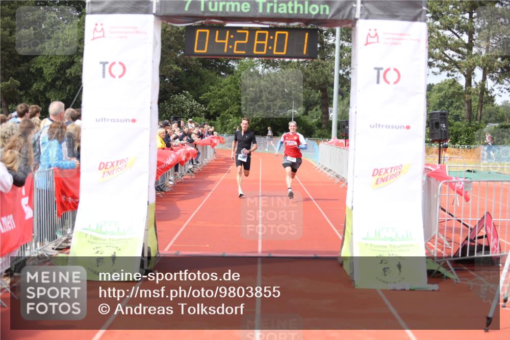 14.06.2026 - 7 Türme Triathlon Andreas Tolksdorf http://msf.ph/oto/9803855 14.06.2026 15:28:00 Ziel 906, 1171 meine-sportfotos.de