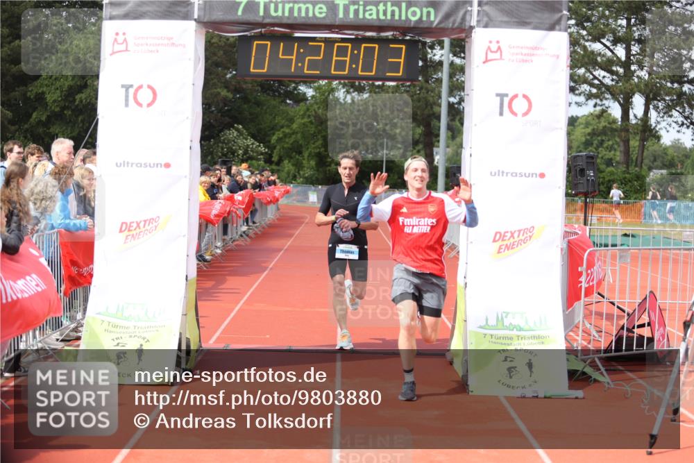 14.06.2026 - 7 Türme Triathlon Andreas Tolksdorf http://msf.ph/oto/9803880 14.06.2026 15:28:02 Ziel 906, 1171 meine-sportfotos.de