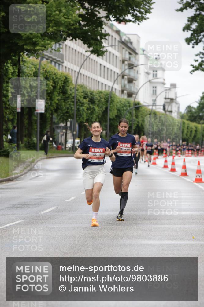 14.06.2026 - REWE Women's Run Jannik Wohlers http://msf.ph/oto/9803886 14.06.2026 10:36:52 Laufen 5386, 5263, 657 meine-sportfotos.de