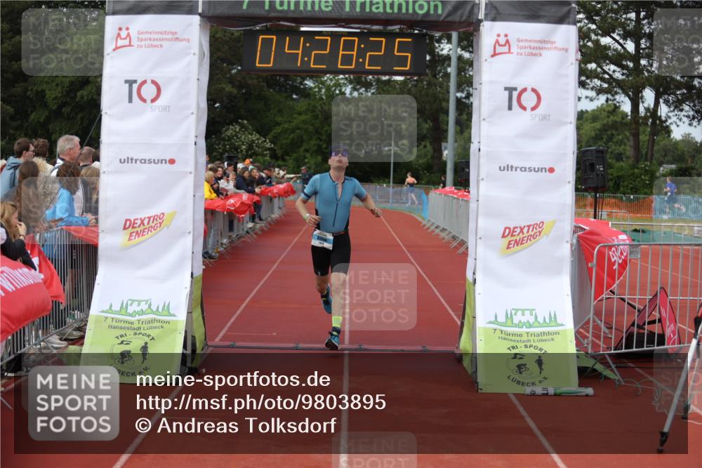 14.06.2026 - 7 Türme Triathlon Andreas Tolksdorf http://msf.ph/oto/9803895 14.06.2026 15:28:23 Ziel 1029, 1058 meine-sportfotos.de