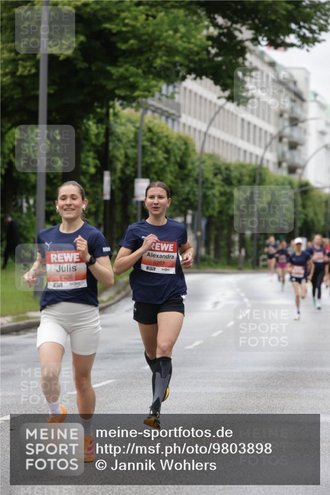 14.06.2026 - REWE Women's Run Jannik Wohlers http://msf.ph/oto/9803898 14.06.2026 10:36:54 Laufen 5386, 5263, 7 meine-sportfotos.de