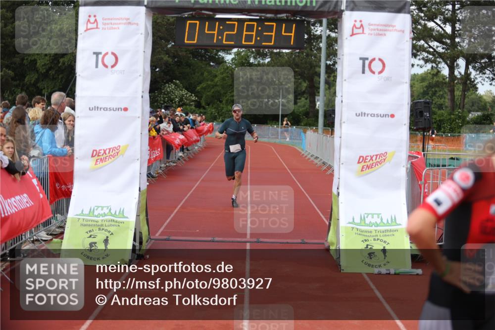 14.06.2026 - 7 Türme Triathlon Andreas Tolksdorf http://msf.ph/oto/9803927 14.06.2026 15:28:33 Ziel 1058, 1081 meine-sportfotos.de