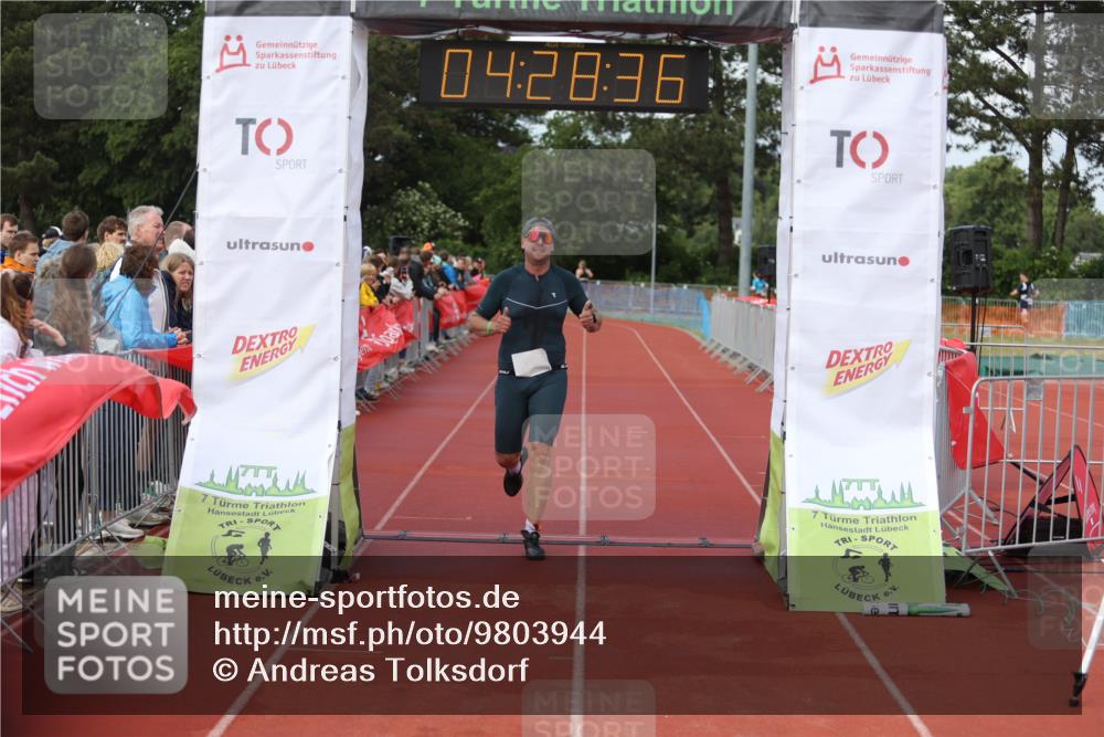 14.06.2026 - 7 Türme Triathlon Andreas Tolksdorf http://msf.ph/oto/9803944 14.06.2026 15:28:34 Ziel 1058, 1081 meine-sportfotos.de