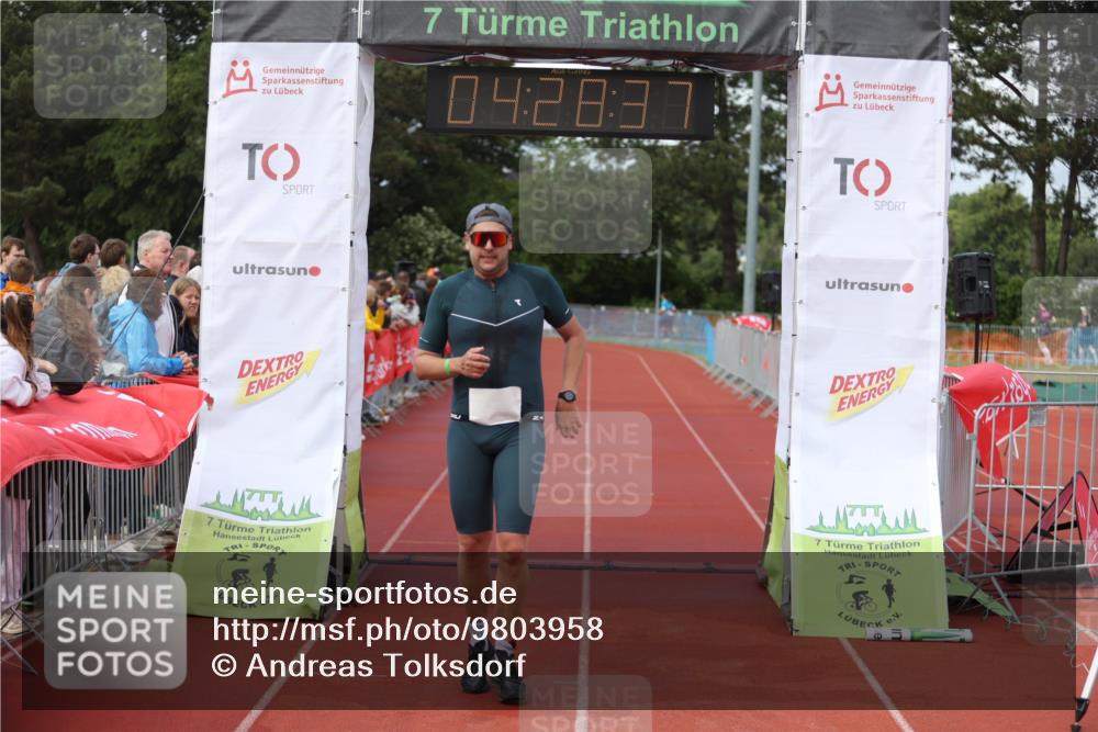 14.06.2026 - 7 Türme Triathlon Andreas Tolksdorf http://msf.ph/oto/9803958 14.06.2026 15:28:36 Ziel 1058, 1081 meine-sportfotos.de