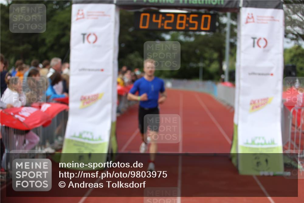 14.06.2026 - 7 Türme Triathlon Andreas Tolksdorf http://msf.ph/oto/9803975 14.06.2026 15:28:49 Ziel 1143 meine-sportfotos.de