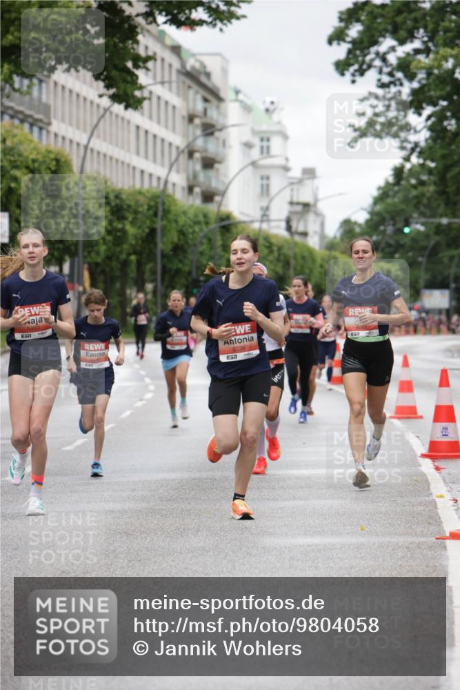 14.06.2026 - REWE Women's Run Jannik Wohlers http://msf.ph/oto/9804058 14.06.2026 10:37:17 Laufen 5493, 57, 5336, 57, 7, 6051 meine-sportfotos.de