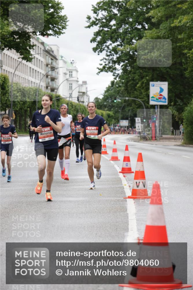 14.06.2026 - REWE Women's Run Jannik Wohlers http://msf.ph/oto/9804060 14.06.2026 10:37:17 Laufen 5336, 57, 6051 meine-sportfotos.de