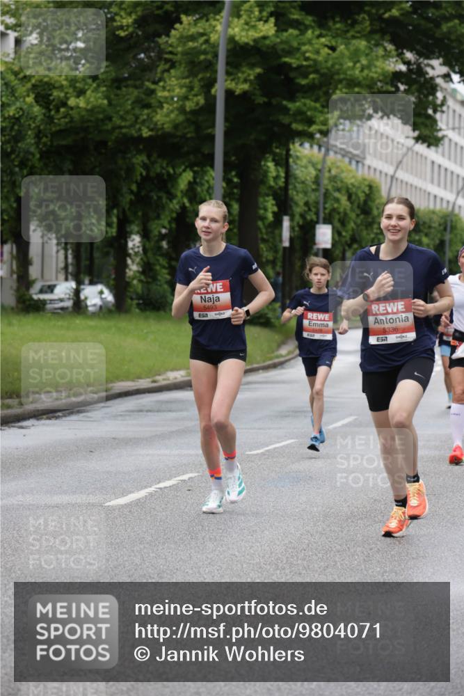14.06.2026 - REWE Women's Run Jannik Wohlers http://msf.ph/oto/9804071 14.06.2026 10:37:19 Laufen 5493, 5336, 657 meine-sportfotos.de