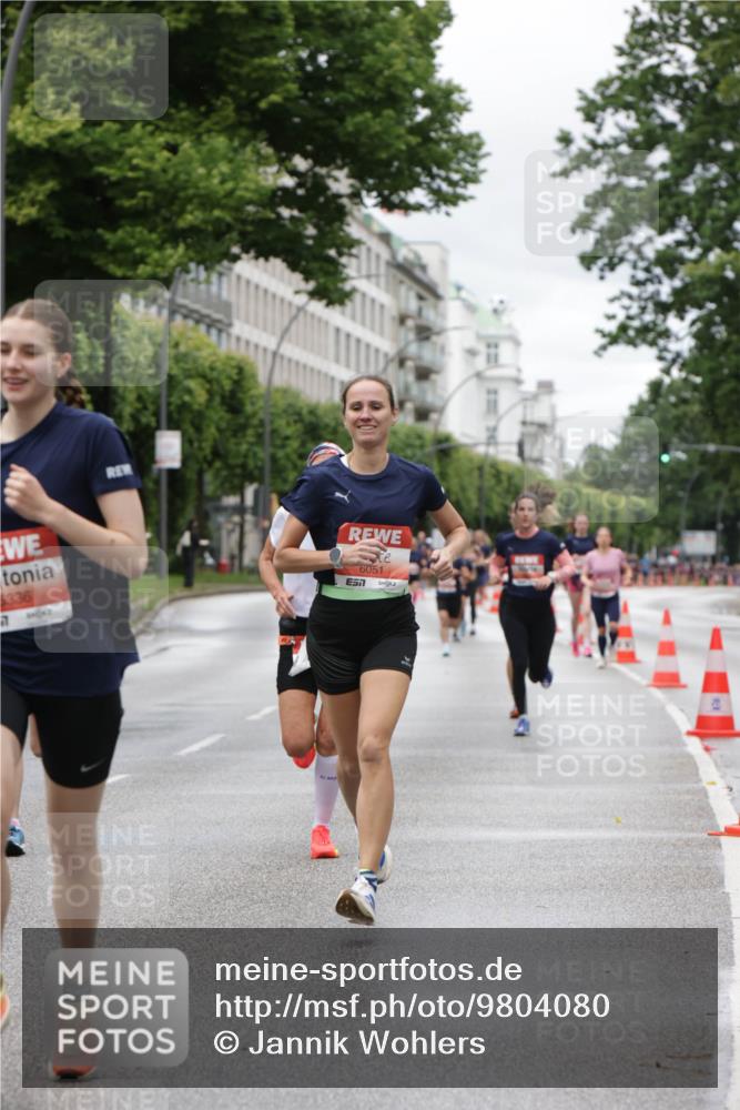 14.06.2026 - REWE Women's Run Jannik Wohlers http://msf.ph/oto/9804080 14.06.2026 10:37:20 Laufen 5336, 77, 6051 meine-sportfotos.de