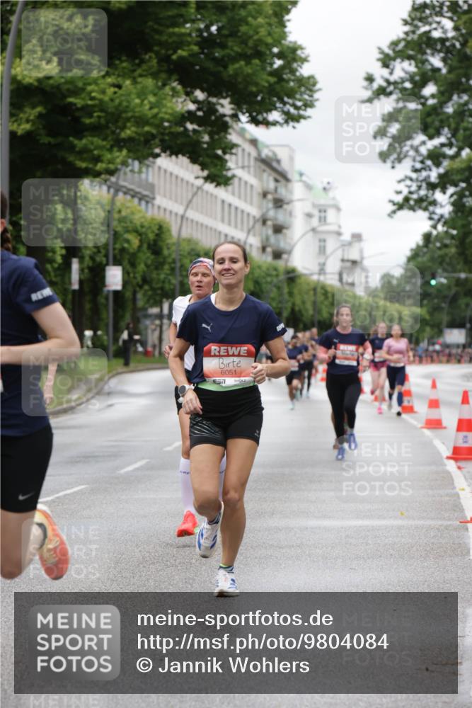 14.06.2026 - REWE Women's Run Jannik Wohlers http://msf.ph/oto/9804084 14.06.2026 10:37:20 Laufen 6051, 557 meine-sportfotos.de