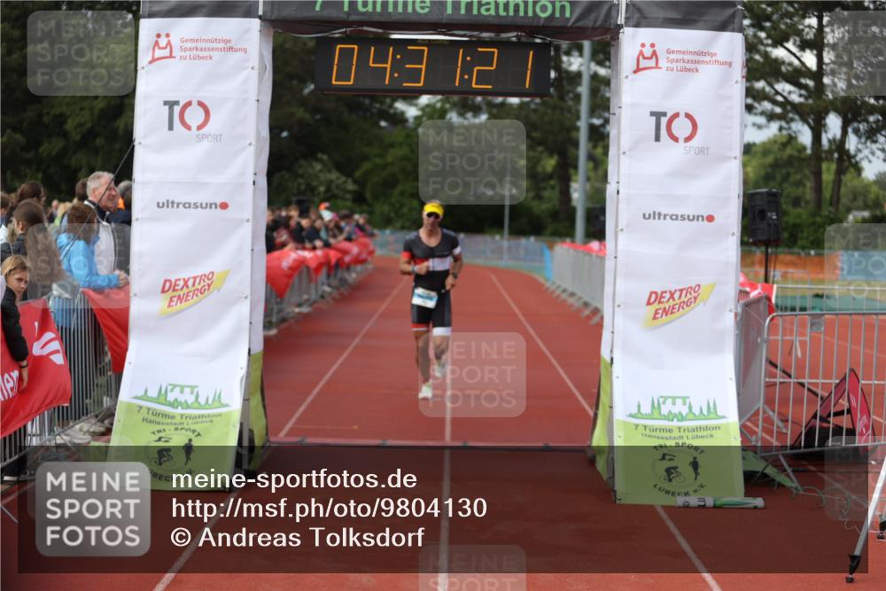 14.06.2026 - 7 Türme Triathlon Andreas Tolksdorf http://msf.ph/oto/9804130 14.06.2026 15:31:20 Ziel 1091 meine-sportfotos.de
