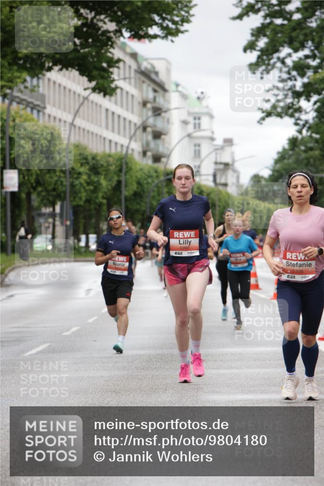 14.06.2026 - REWE Women's Run Jannik Wohlers http://msf.ph/oto/9804180 14.06.2026 10:37:29 Laufen 045, 5990, 657, 5306 meine-sportfotos.de