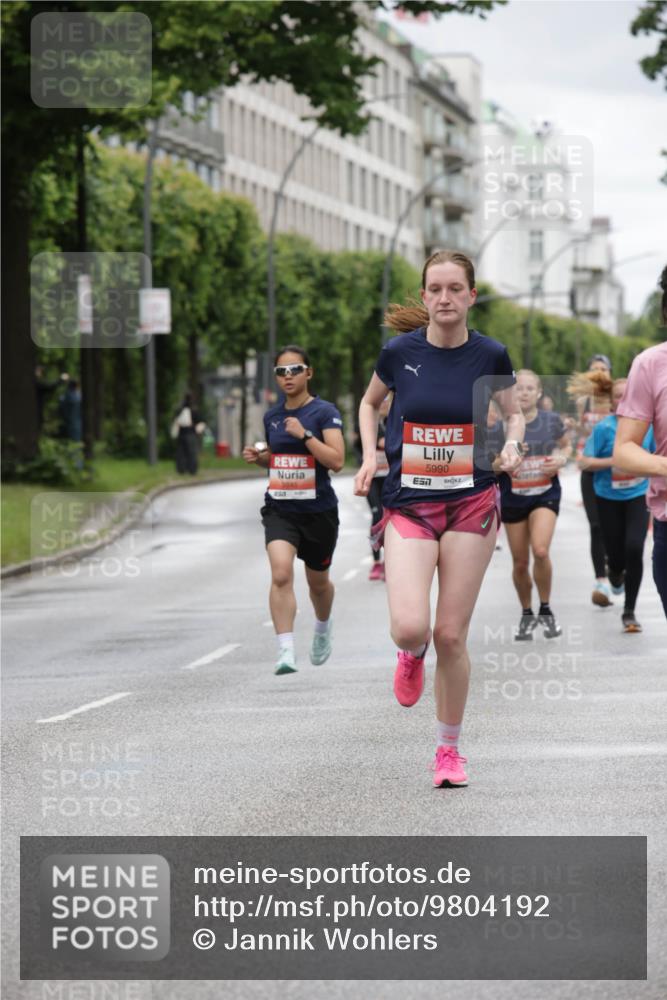 14.06.2026 - REWE Women's Run Jannik Wohlers http://msf.ph/oto/9804192 14.06.2026 10:37:30 Laufen 3945, 5990, 7 meine-sportfotos.de