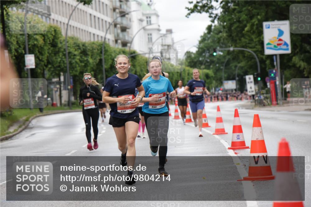 14.06.2026 - REWE Women's Run Jannik Wohlers http://msf.ph/oto/9804214 14.06.2026 10:37:33 Laufen 5458, 7, 657, 5707, 4615 meine-sportfotos.de