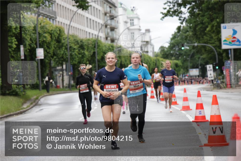 14.06.2026 - REWE Women's Run Jannik Wohlers http://msf.ph/oto/9804215 14.06.2026 10:37:33 Laufen 5707 meine-sportfotos.de